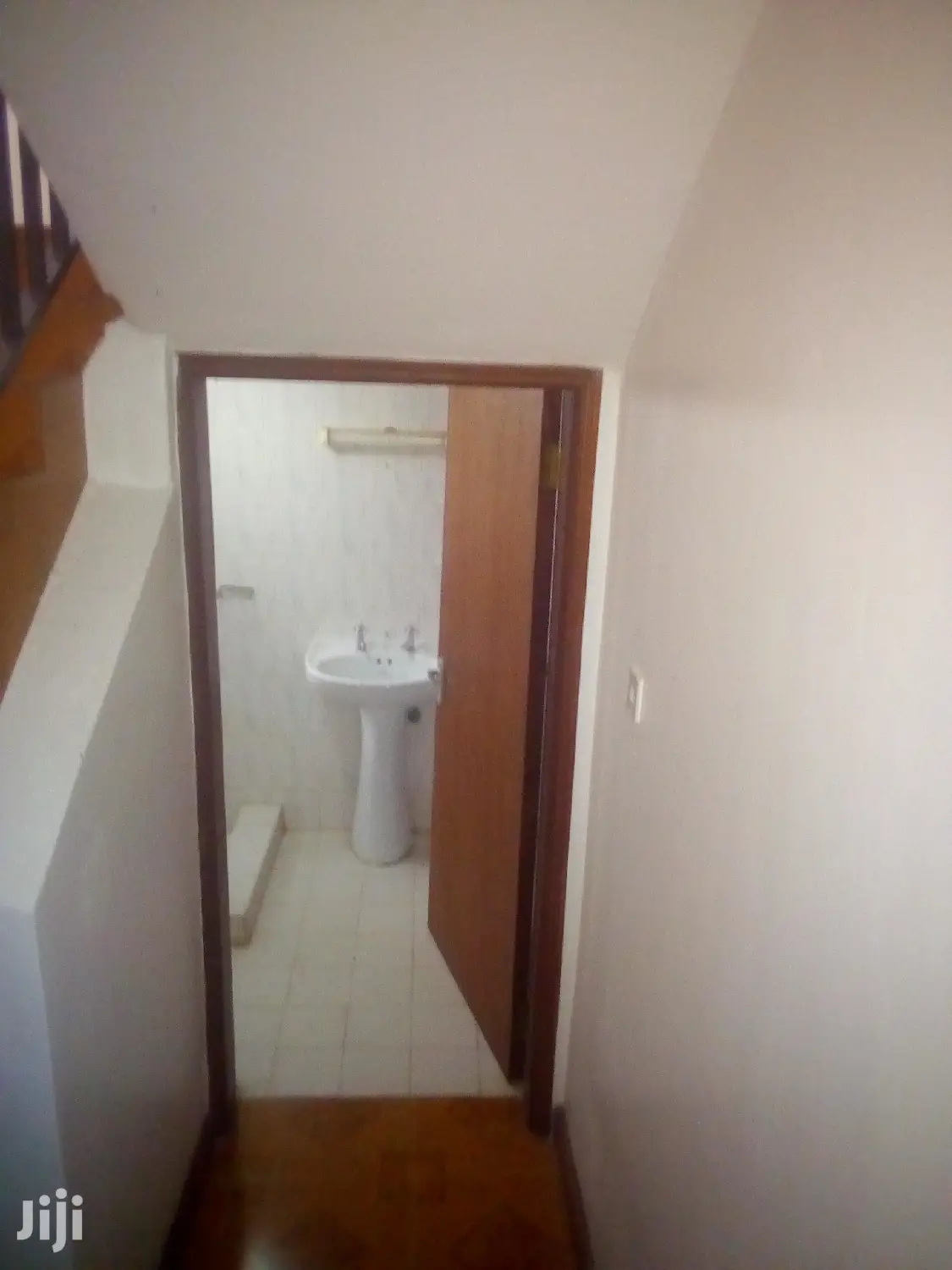 2 Bedroom House In Kololo For Rent
