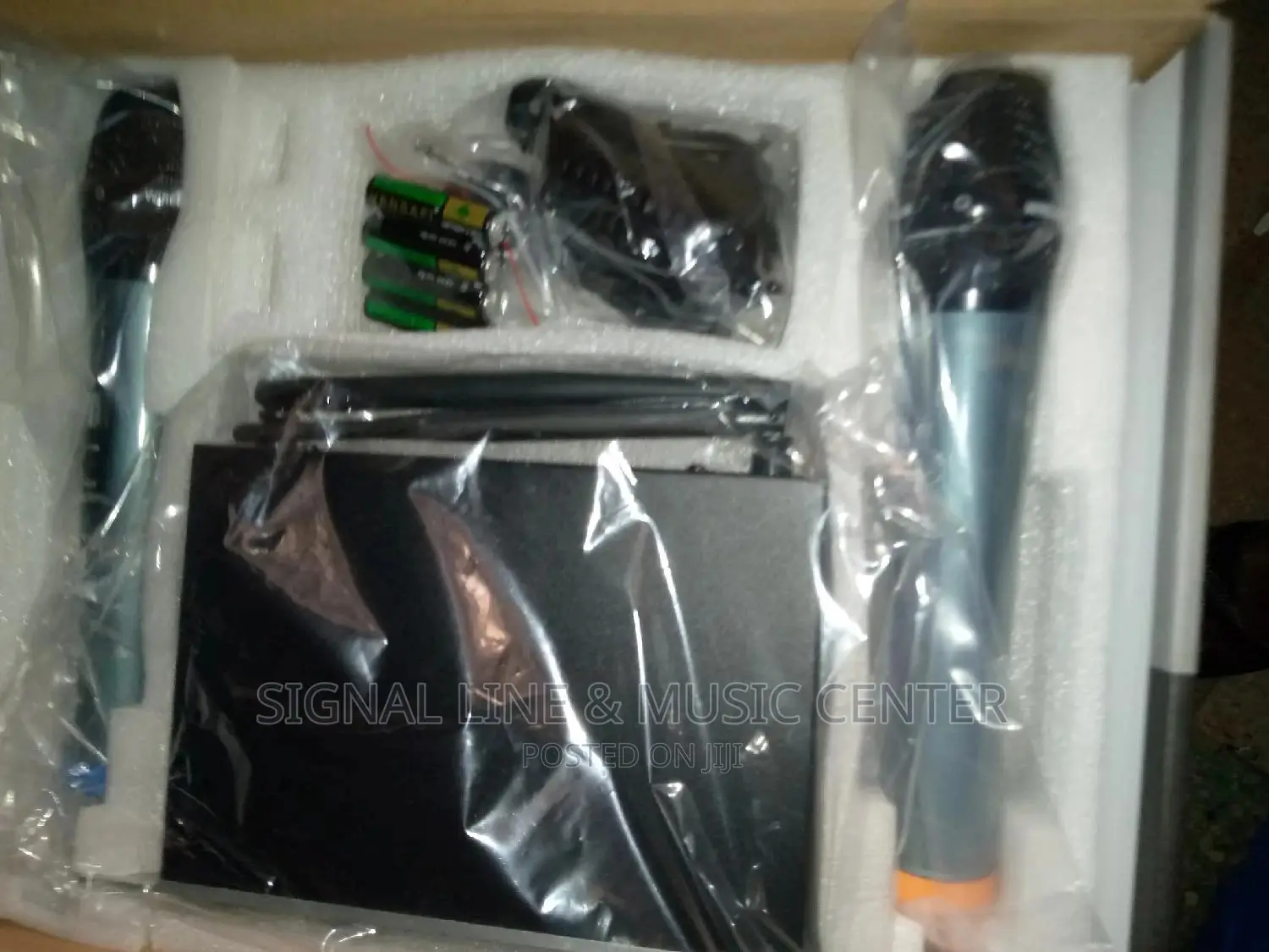 Shure Profesional Wireless Microphone