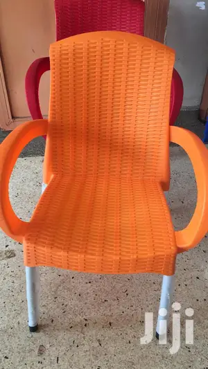 Plastic Chair With Metallic Stands