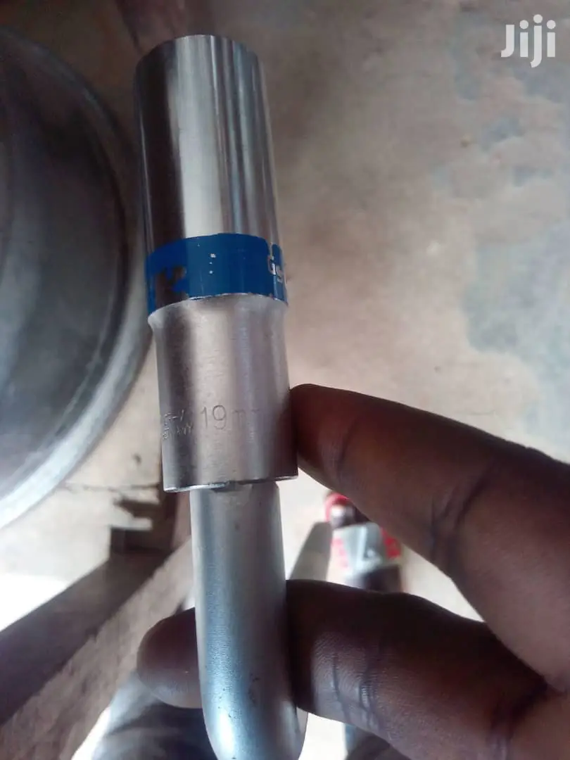 19mm Nuts Opener Plus Handlee