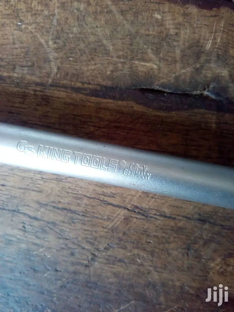 19mm Nuts Opener Plus Handlee