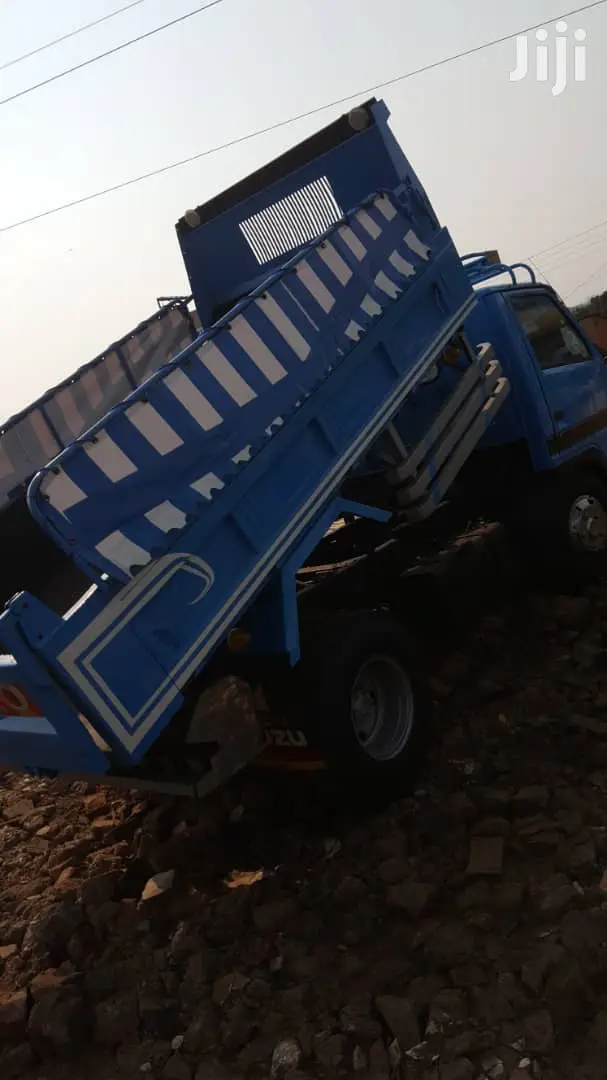 Isuzu Elf Tipper