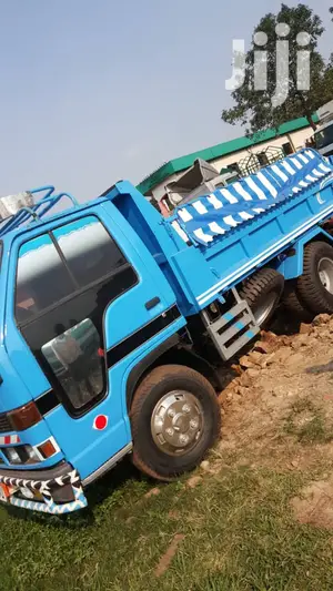 Isuzu Elf Tipper