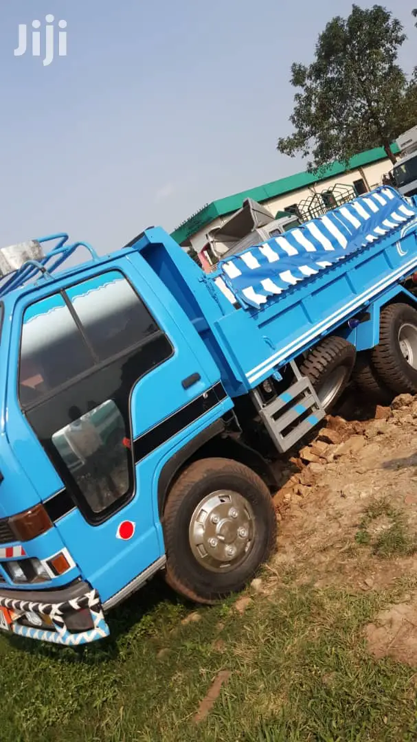 Isuzu Elf Tipper