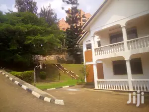 6 Bedroom House For Rent