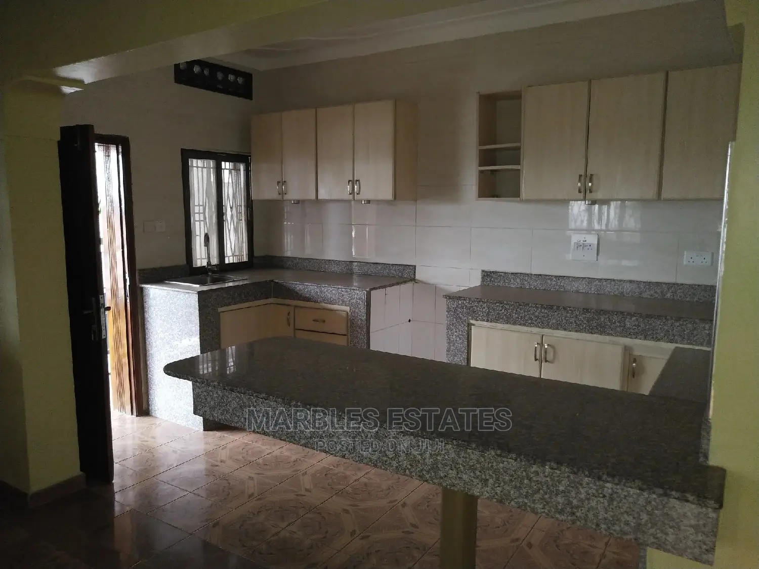 2bdrm Apartment in Central Division for Rent