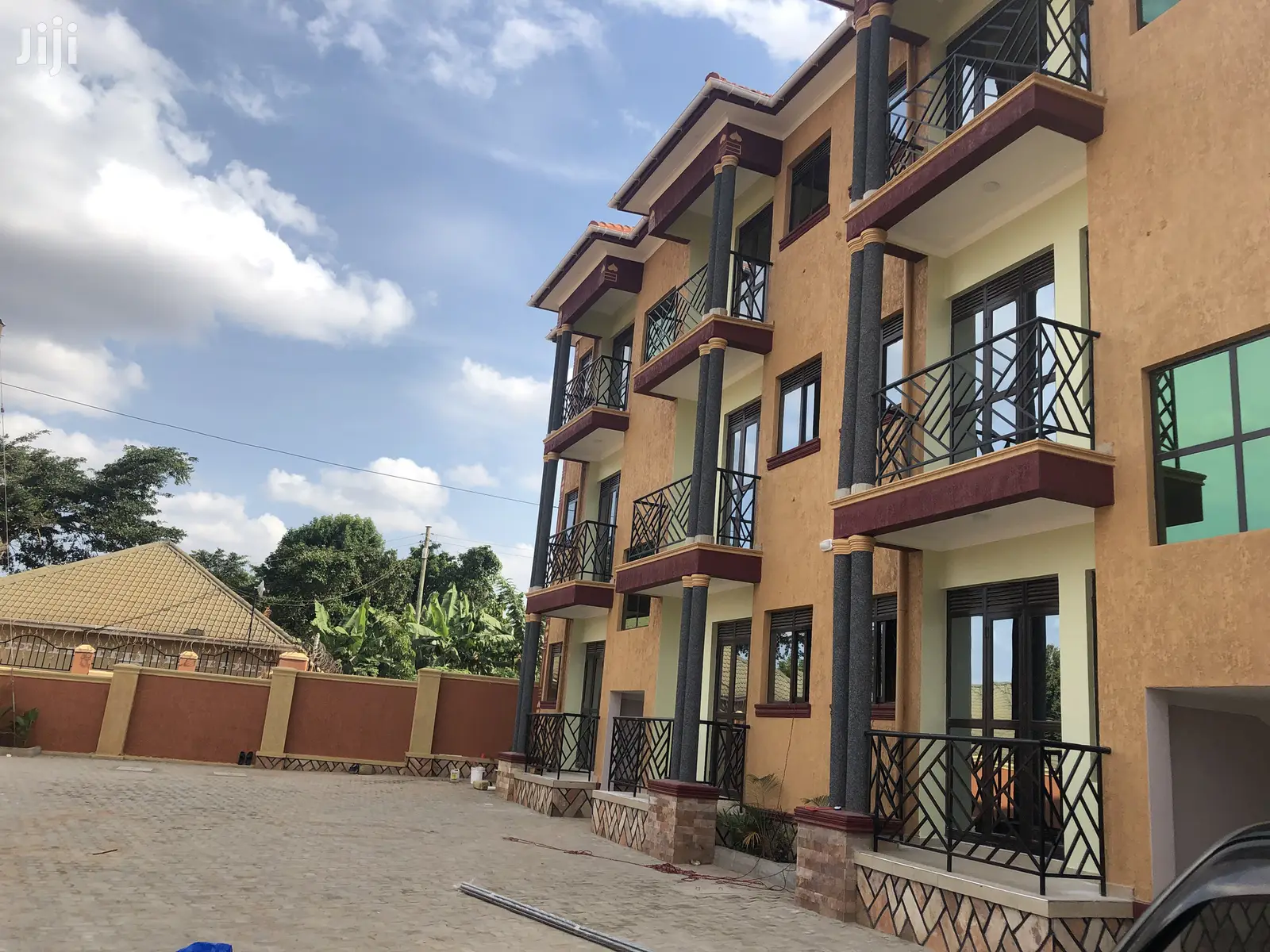 Kisaasi 12 Unit Apartments Near the Main Road on Sale