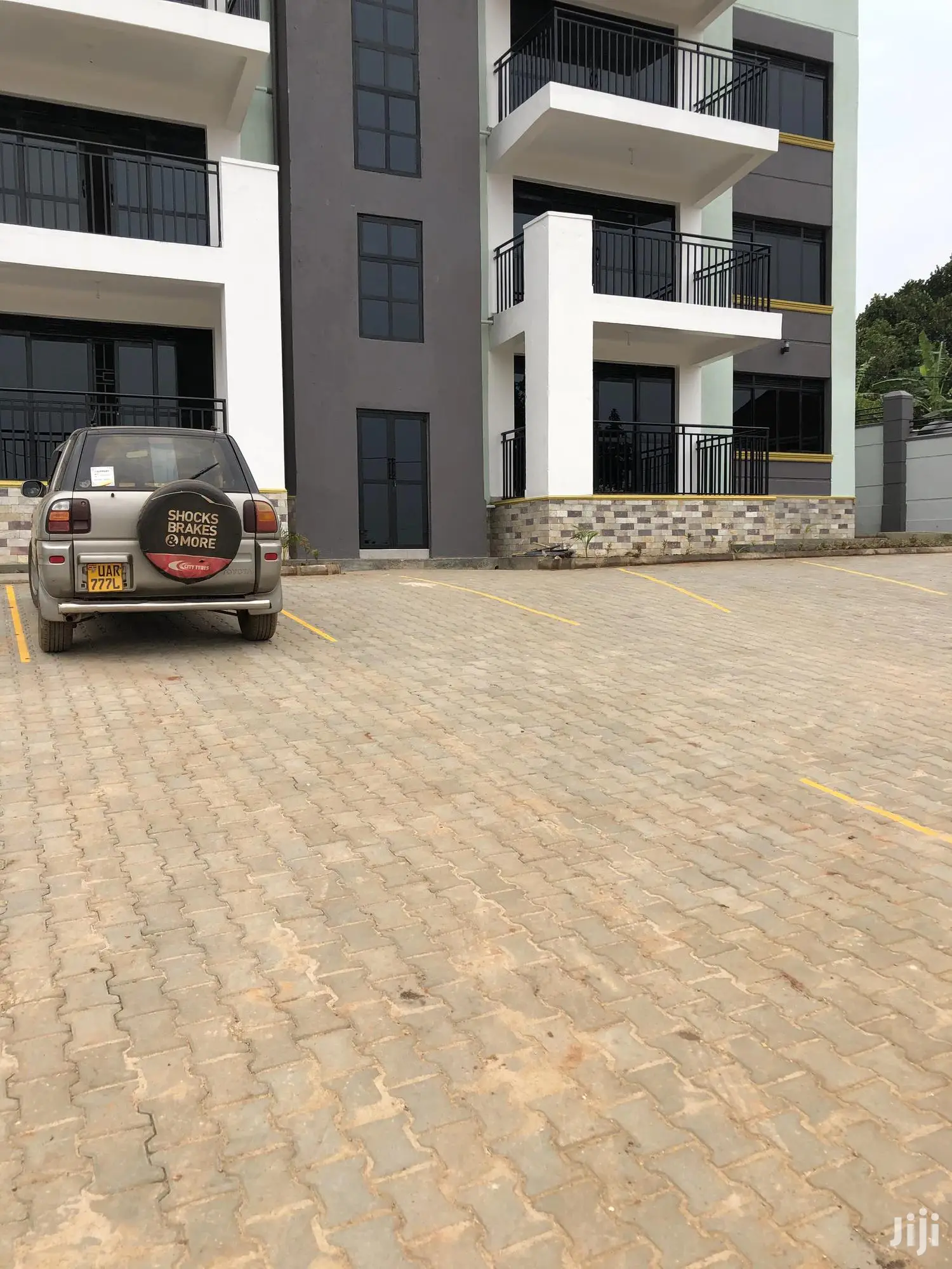 Kira 3 Bedroom Condominiums With A View On Sale