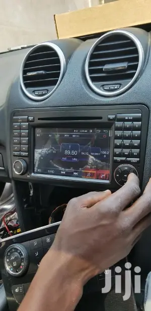 ML 4matic Benz Radio Upgrade