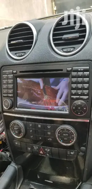 ML 4matic Benz Radio Upgrade
