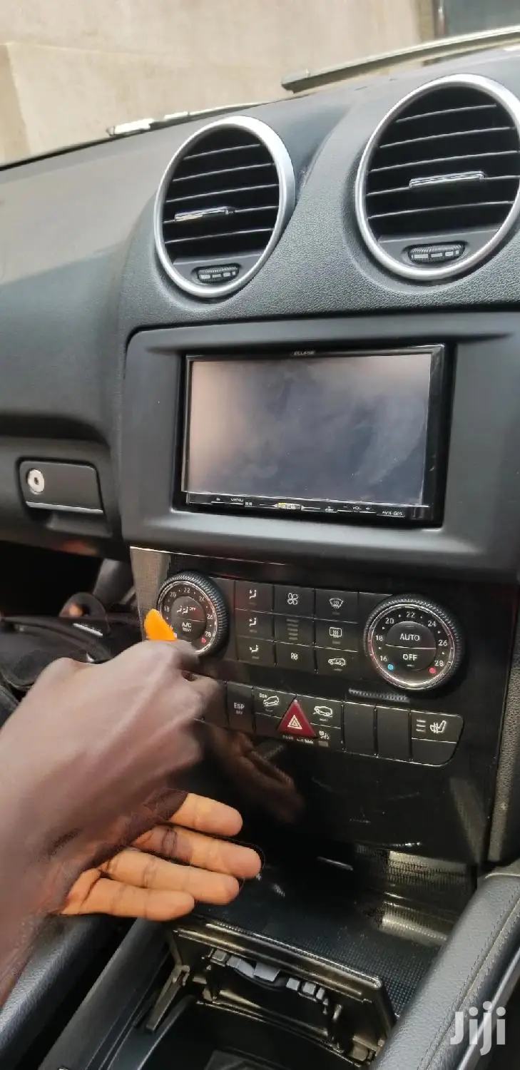 ML 4matic Benz Radio Upgrade