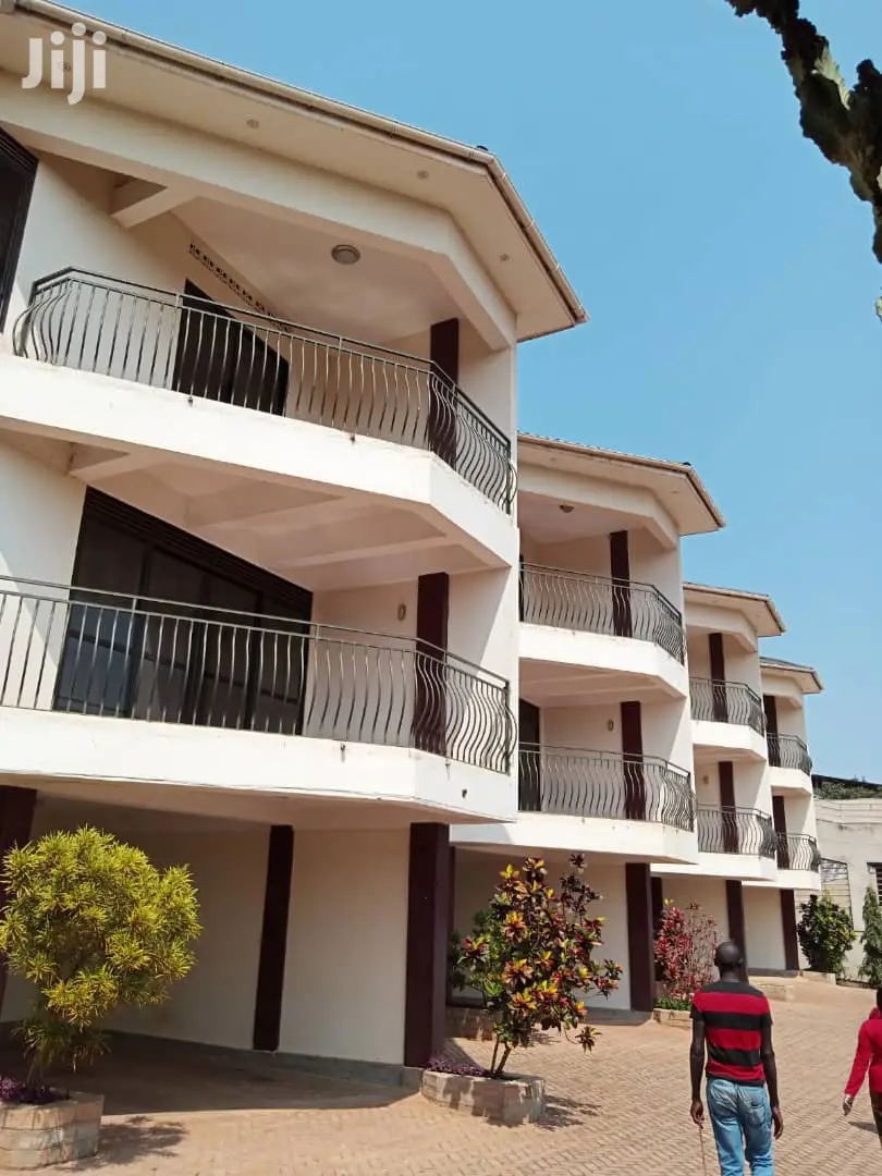 Classic Townhouse For Rent