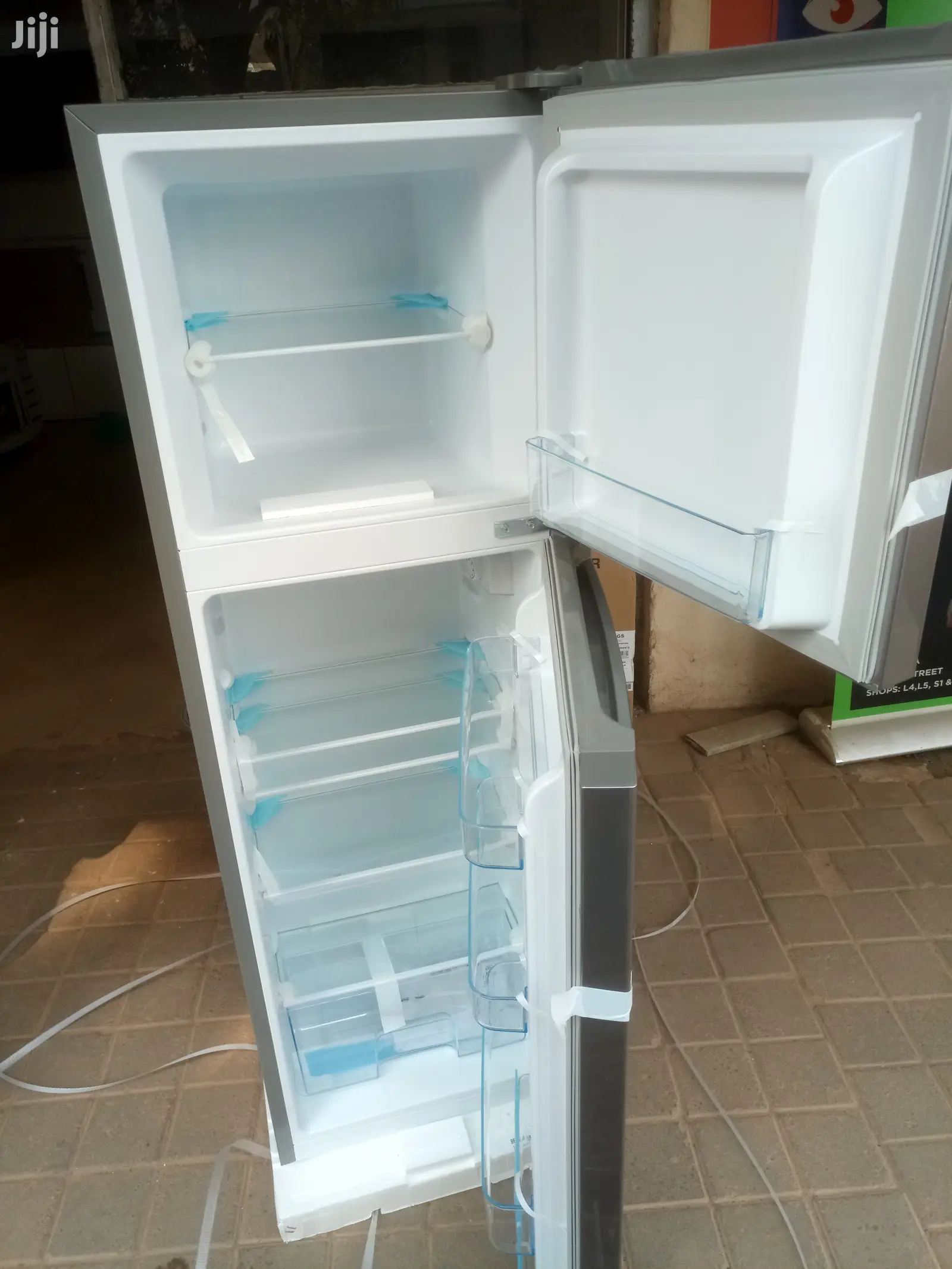 HISENSE 220litres Double Door Refrigerator