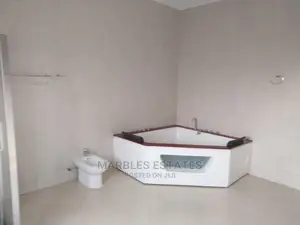 3bdrm Apartment in Kololo, Central Division for Sale