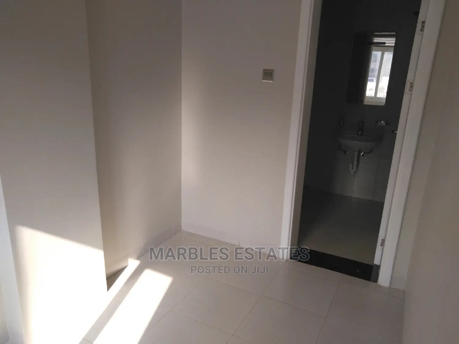 3bdrm Apartment in Kololo, Central Division for Sale