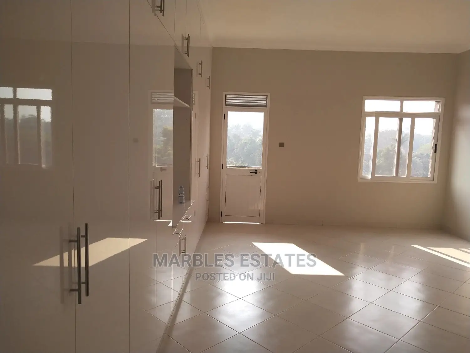 3bdrm Apartment in Kololo, Central Division for Sale