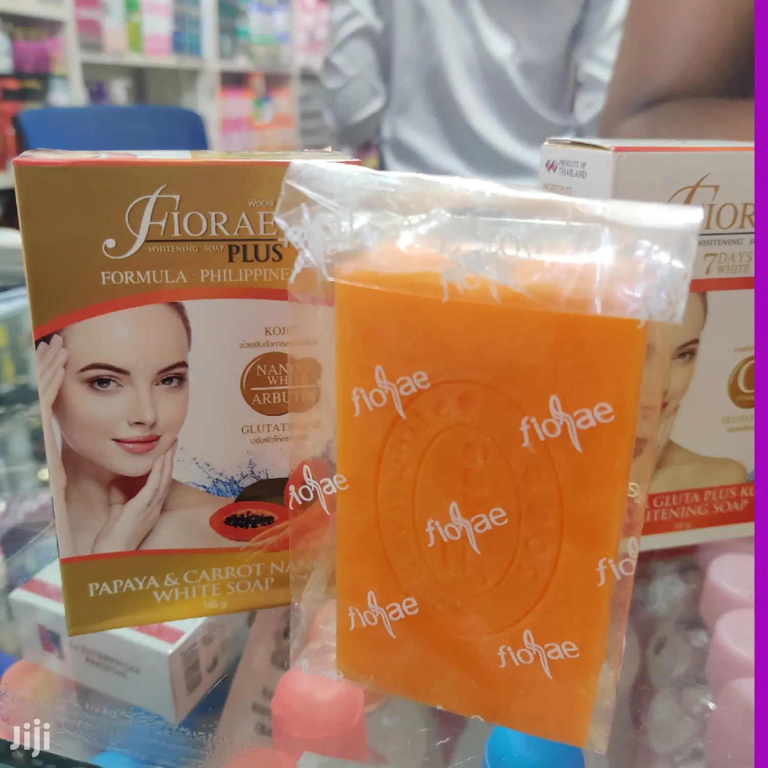 Fiorae Papaya and Gluta Plus Kojic 7 Days Whitening Soap