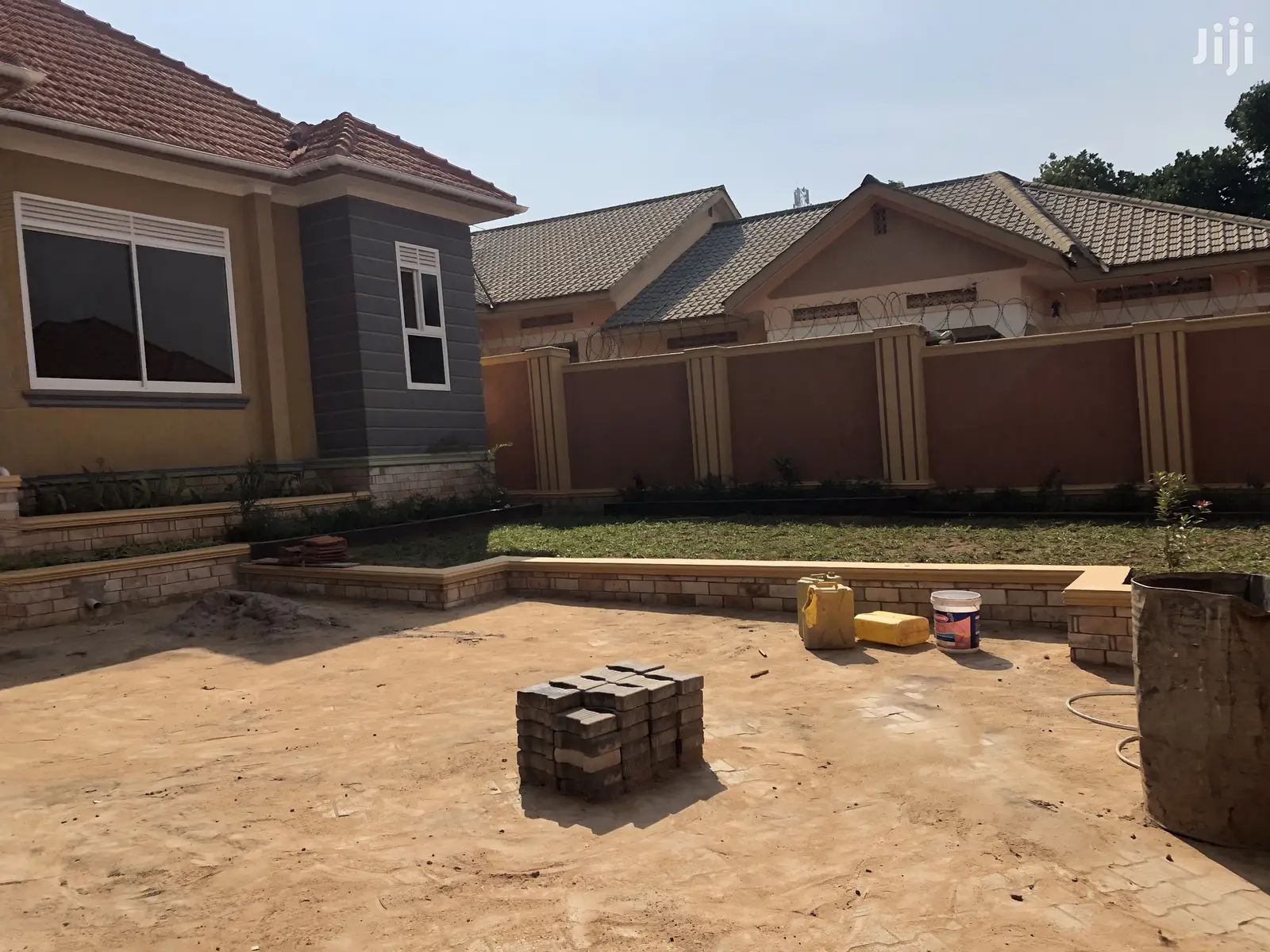 Kira Corporate House on Sell