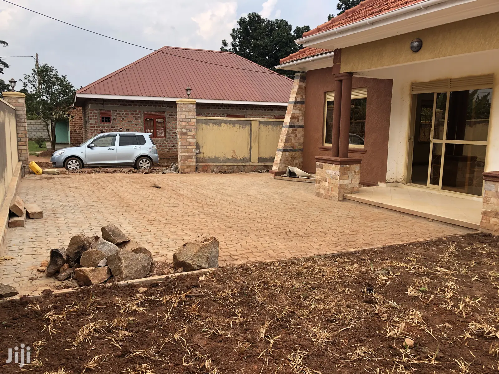 Kiira Classy Bungalow for Sell