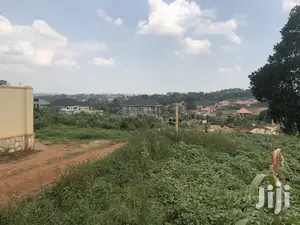 Nakwero Cute Plot Near Tarmack on Sell