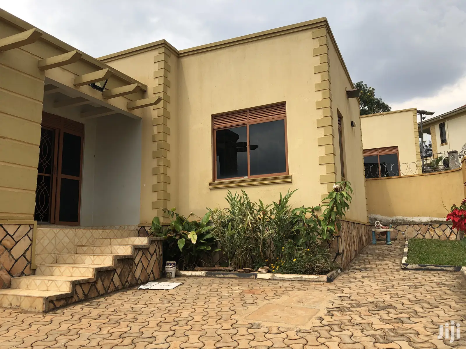Kiira Pretty Villa on Quick Sell