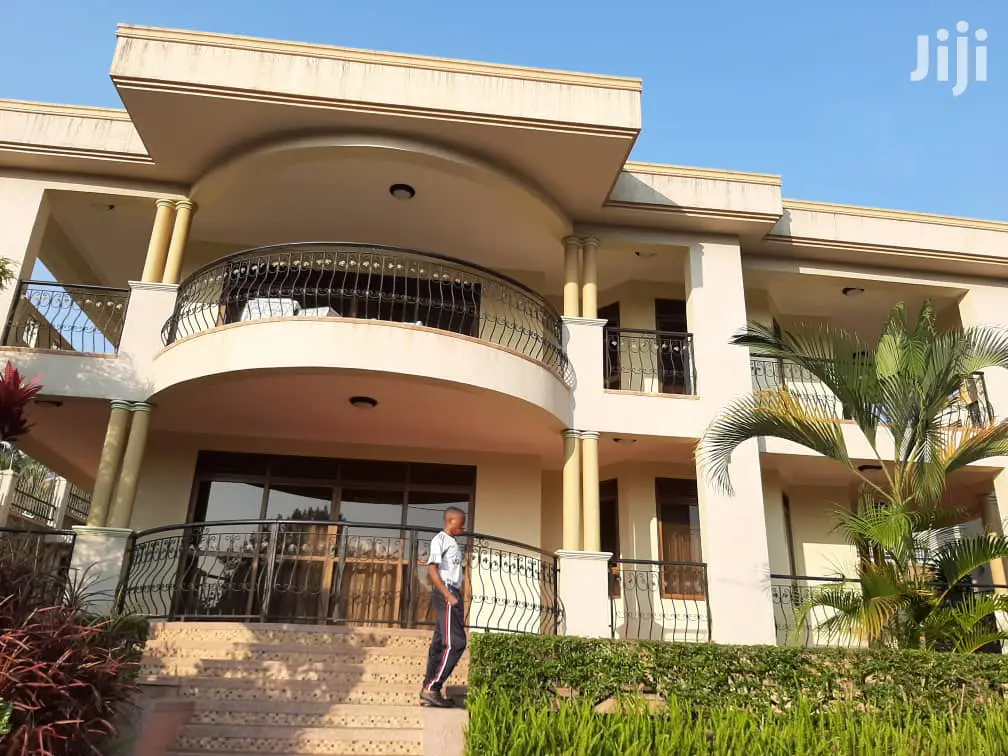 2 Bedroom Townhouse For Rent