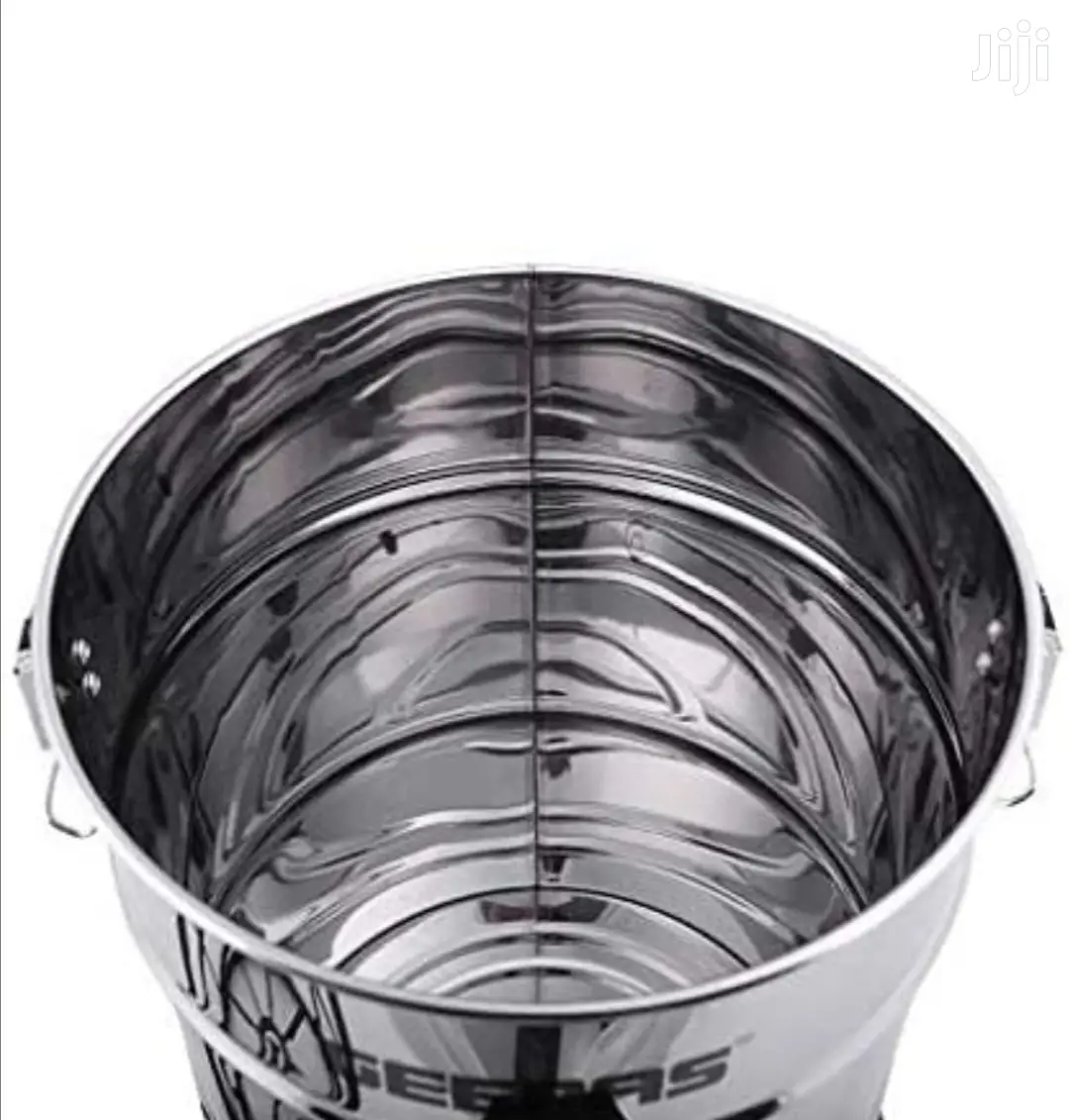 Geepas 23L Stainless Steel 2 in 1 Vacuum Cleaner 2300W