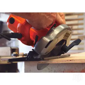 Black And Decker 185mm Circular Saw 1400W