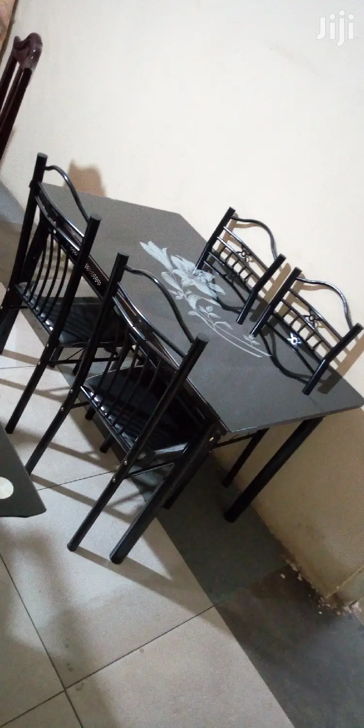 4seaters Dinner Table Glass and Wood