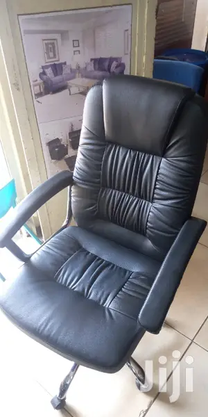Steel Hundle Leather Office Chair