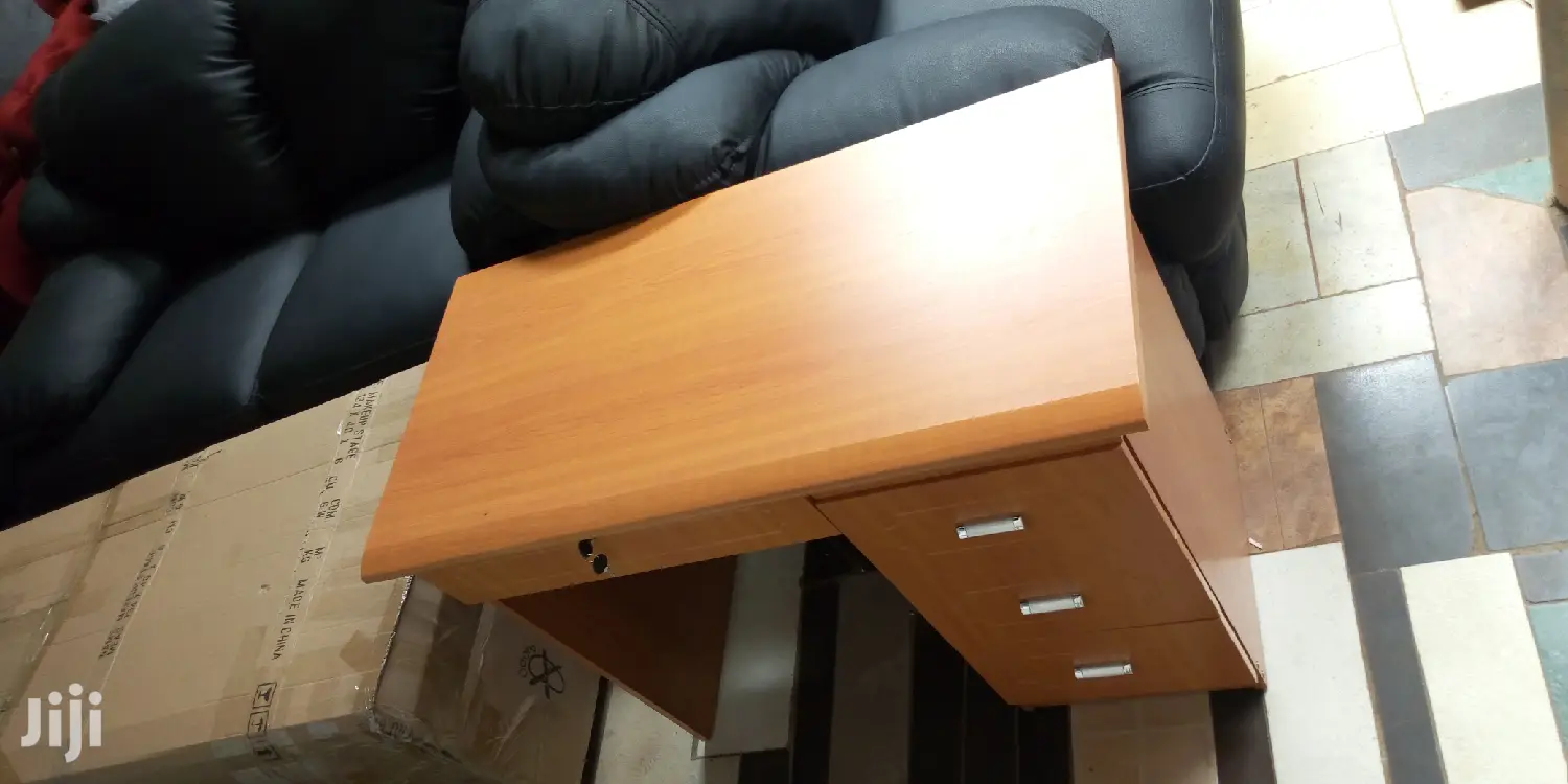 Simple Office Desk Size 1meter