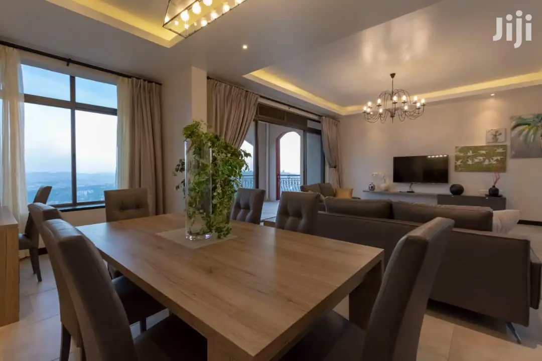 Desirable Large Corner Apartment With Water Views