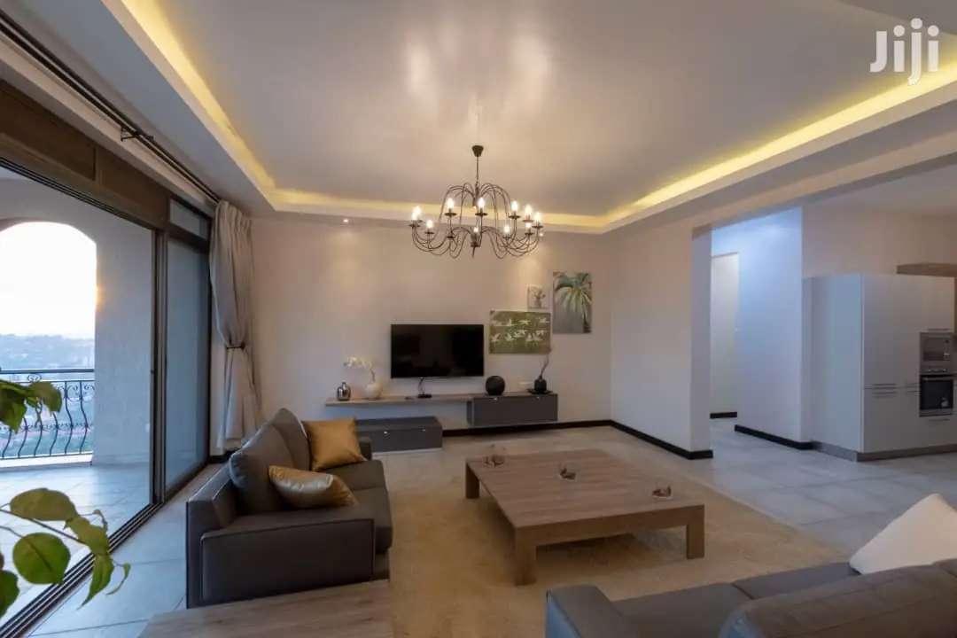 Desirable Large Corner Apartment With Water Views