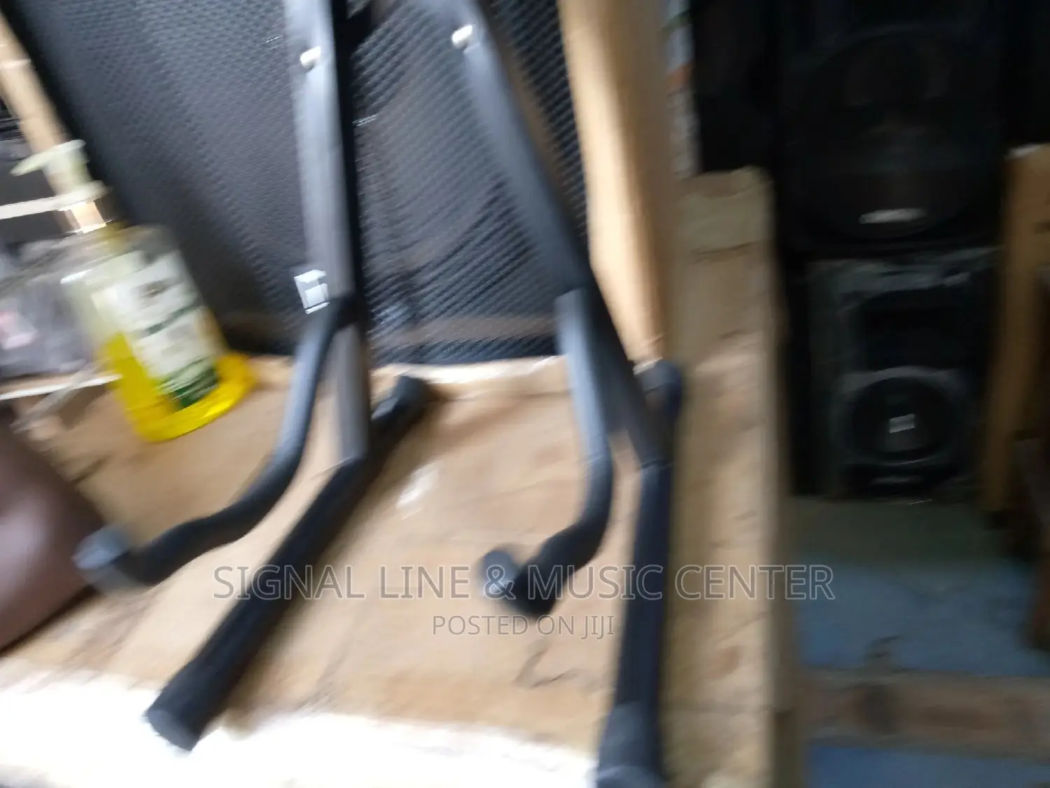 Guitar Stand, Like Acoustic