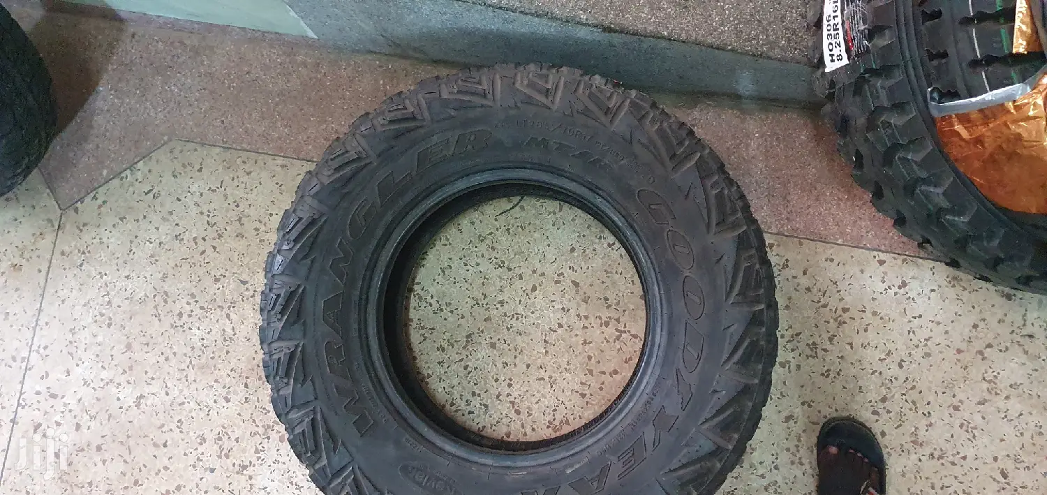285/70r17 Goodyear Second Hand