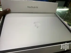 New Laptop Apple MacBook Air 8GB Intel Core i5 SSD 128GB
