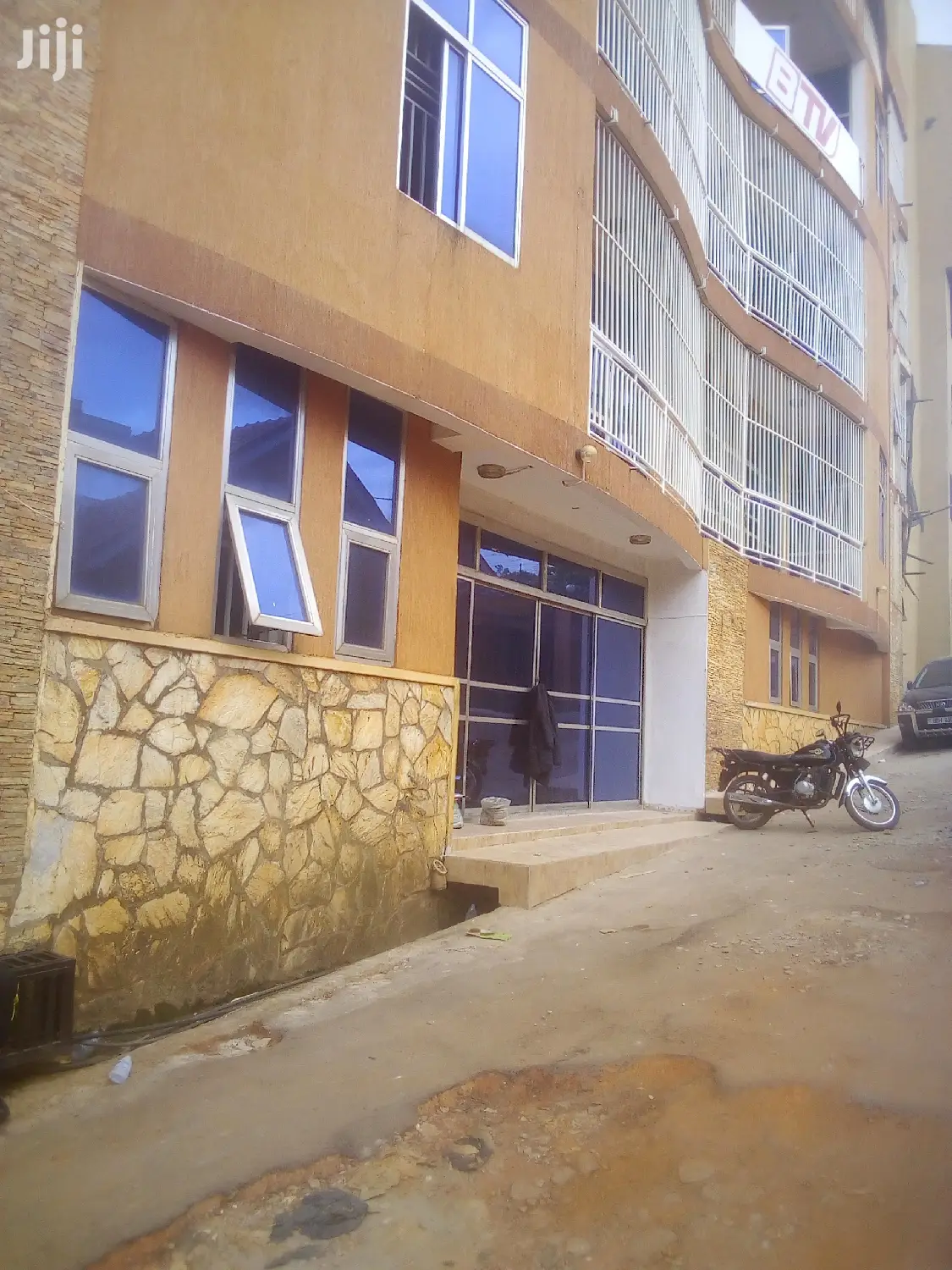 Partitioned Office In Mira Road For Rent