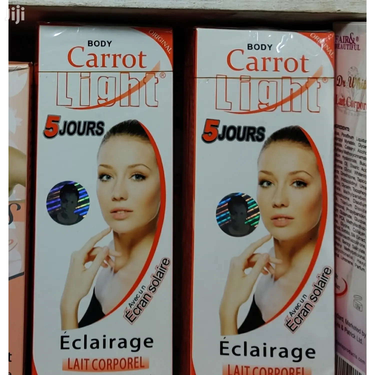 Carrot Light 5 Days Whitening Body Lotion With Suncreen 400g