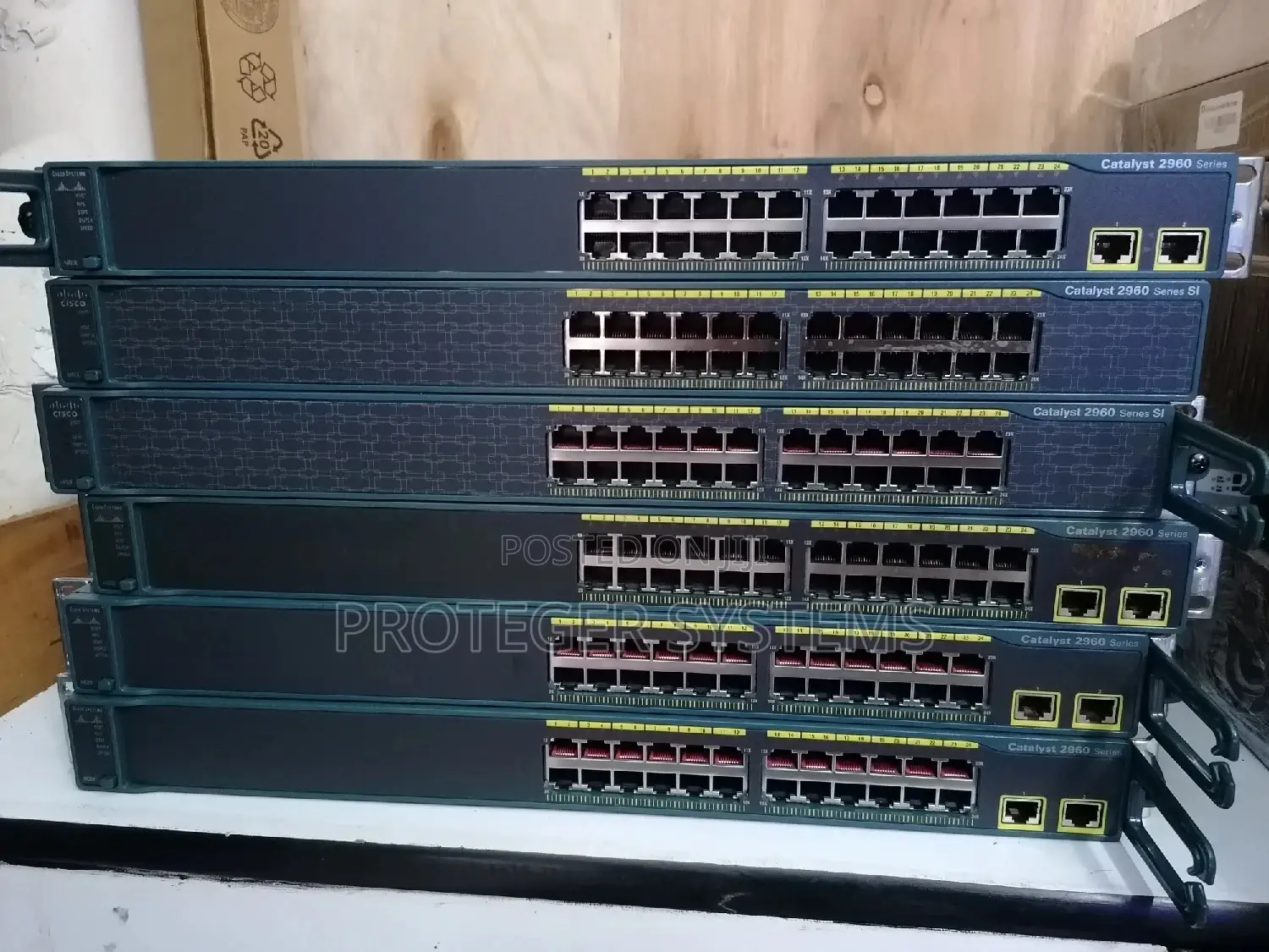 Cisco Catalyst 2960 Series 24 Port Network Switch