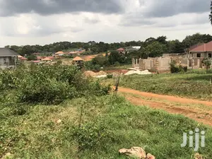 Kiira Nakwero Lovely Plot Near Main Road for Sale