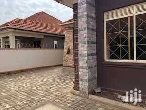 Kira Mamerito Road Classy Bungalow on Sale