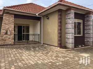 Kira Mamerito Road Classy Bungalow on Sale
