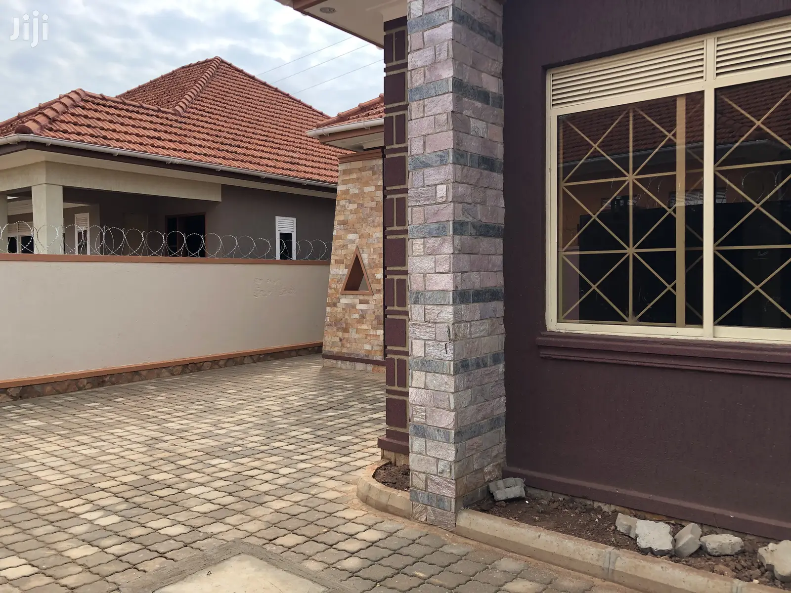 Kira Mamerito Road Classy Bungalow on Sale