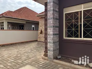 Kira Mamerito Road Classy Bungalow on Sale