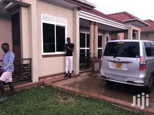 Kira Posh House in Tarmacked Neighborhood on Sale