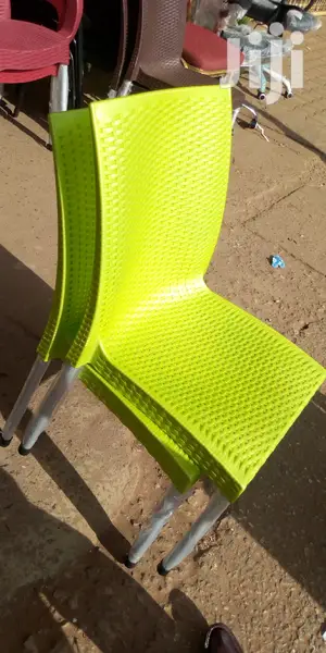 Remon Green Plastic Chairs With Metallic Stands