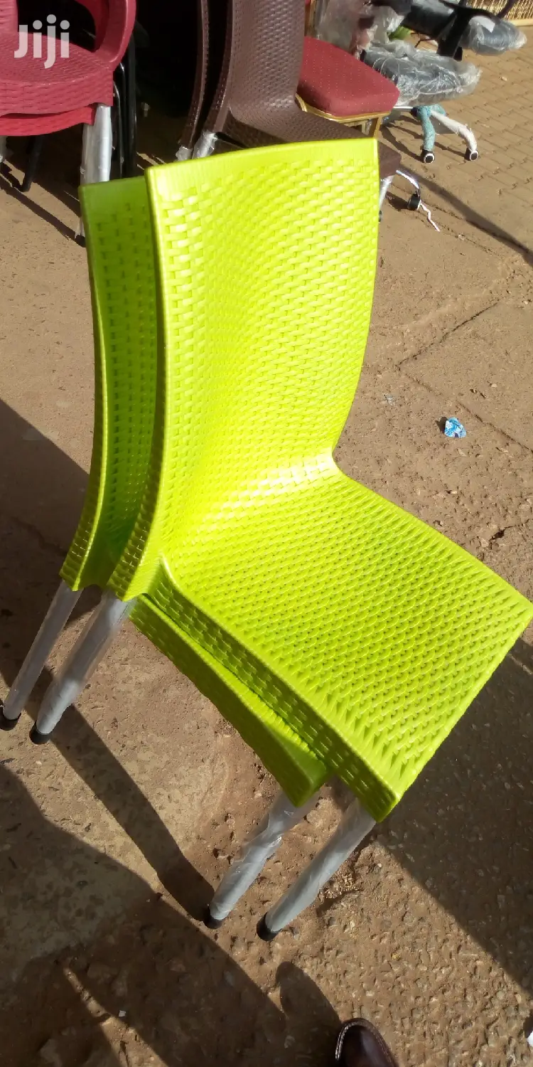 Remon Green Plastic Chairs With Metallic Stands