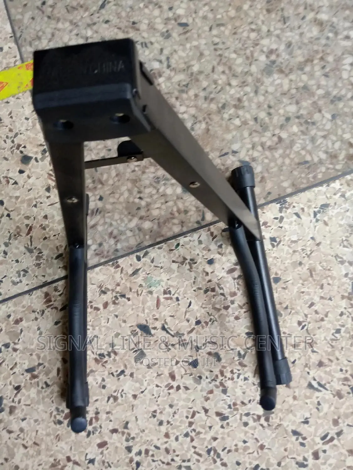 Guitar Stand, Like Acoustic
