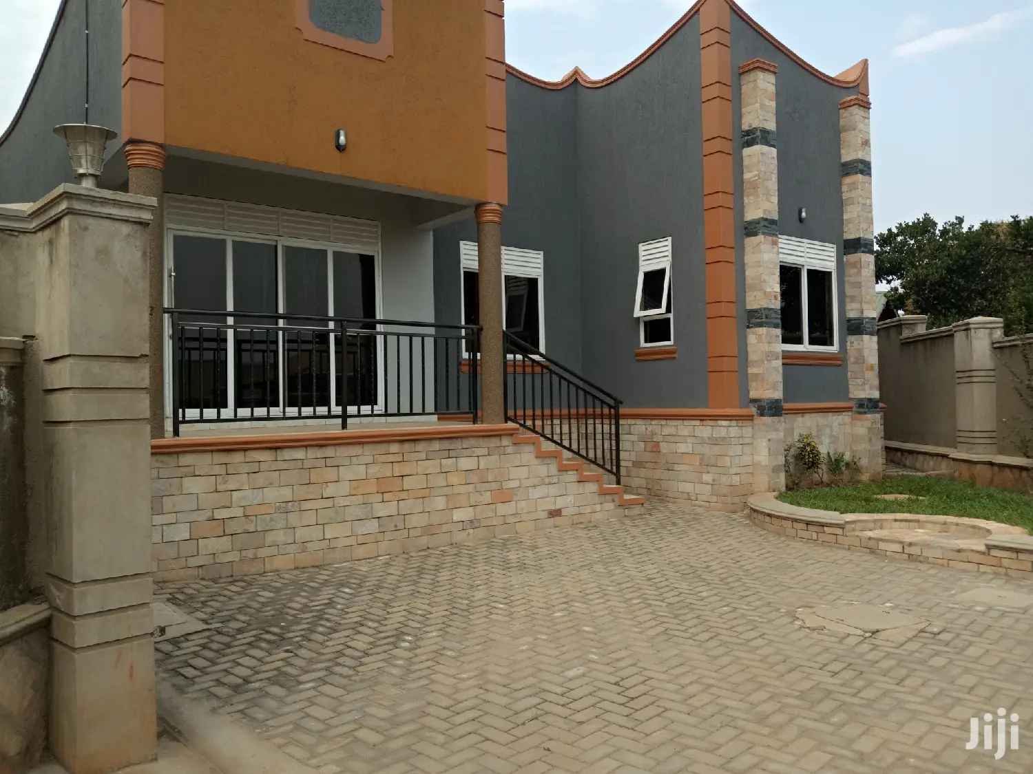 Najjera Villaz on Sell