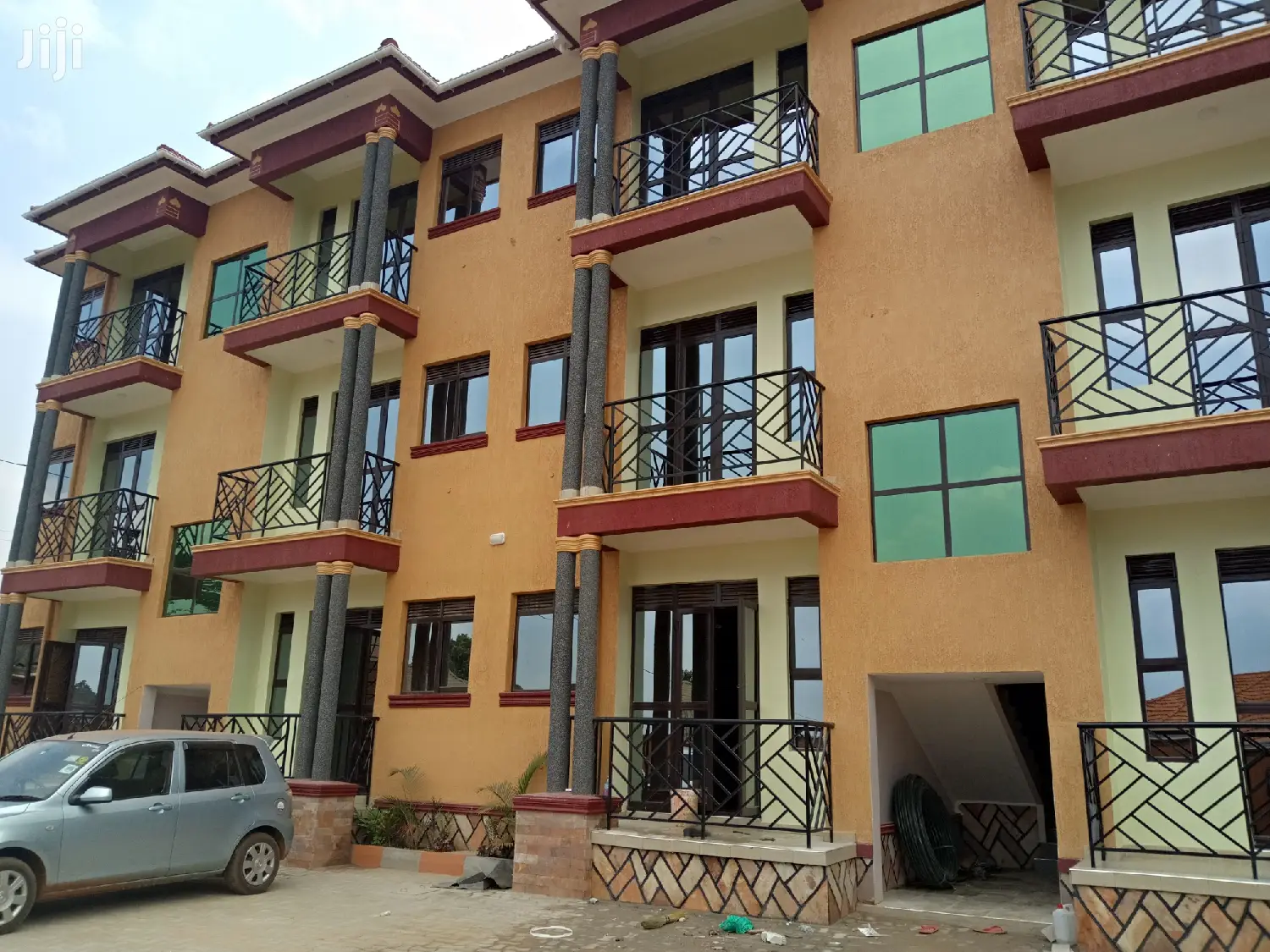Kisaasi 12 Unit Apartments on Sell